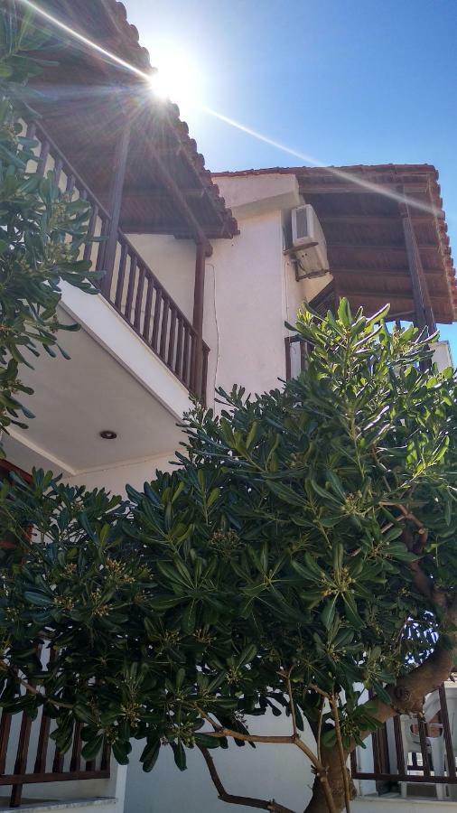 Ilaira Aparthotel Szkála Ereszú Kültér fotó